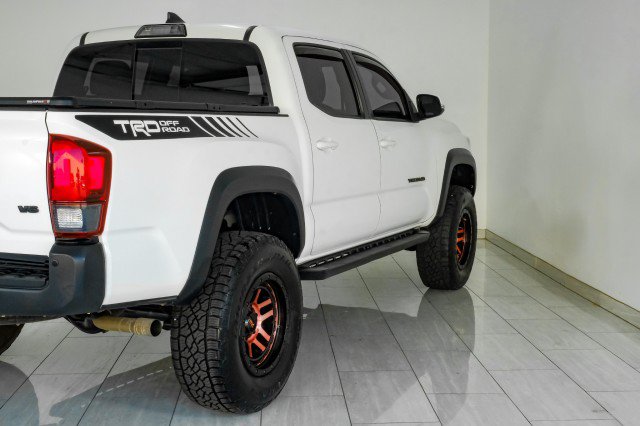 Used 2018 Toyota Tacoma TRD Off-Road w/ Technology Package AWD/4WD image 72
