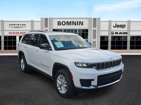 Used 2022 Jeep Grand Cherokee L Laredo w/ Luxury Tech Group I image 2