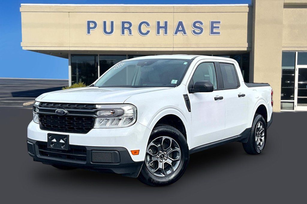 Used 2024 Ford Maverick XLT FWD image 3