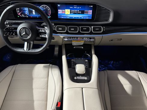 New 2026 Mercedes-Benz GLS 580 4MATIC image 25