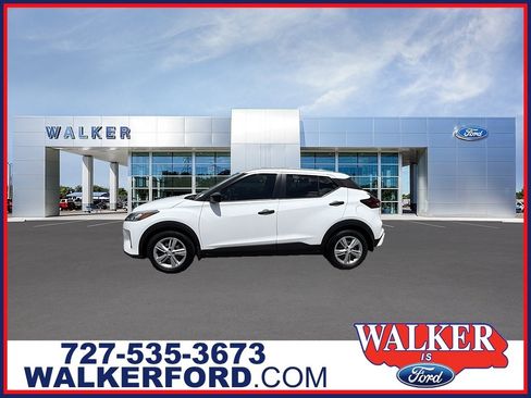 Used 2022 Nissan Kicks S FWD image 1