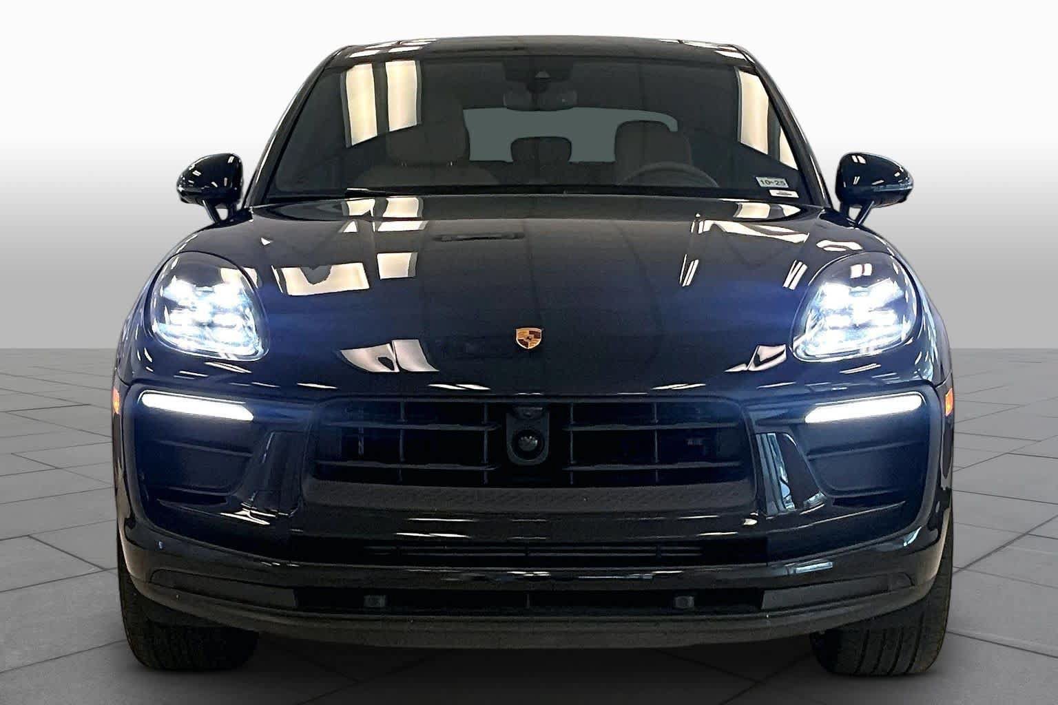 Used 2024 Porsche Macan AWD/4WD image 3