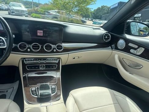 Used 2020 Mercedes-Benz E 450 4MATIC Sedan image 40
