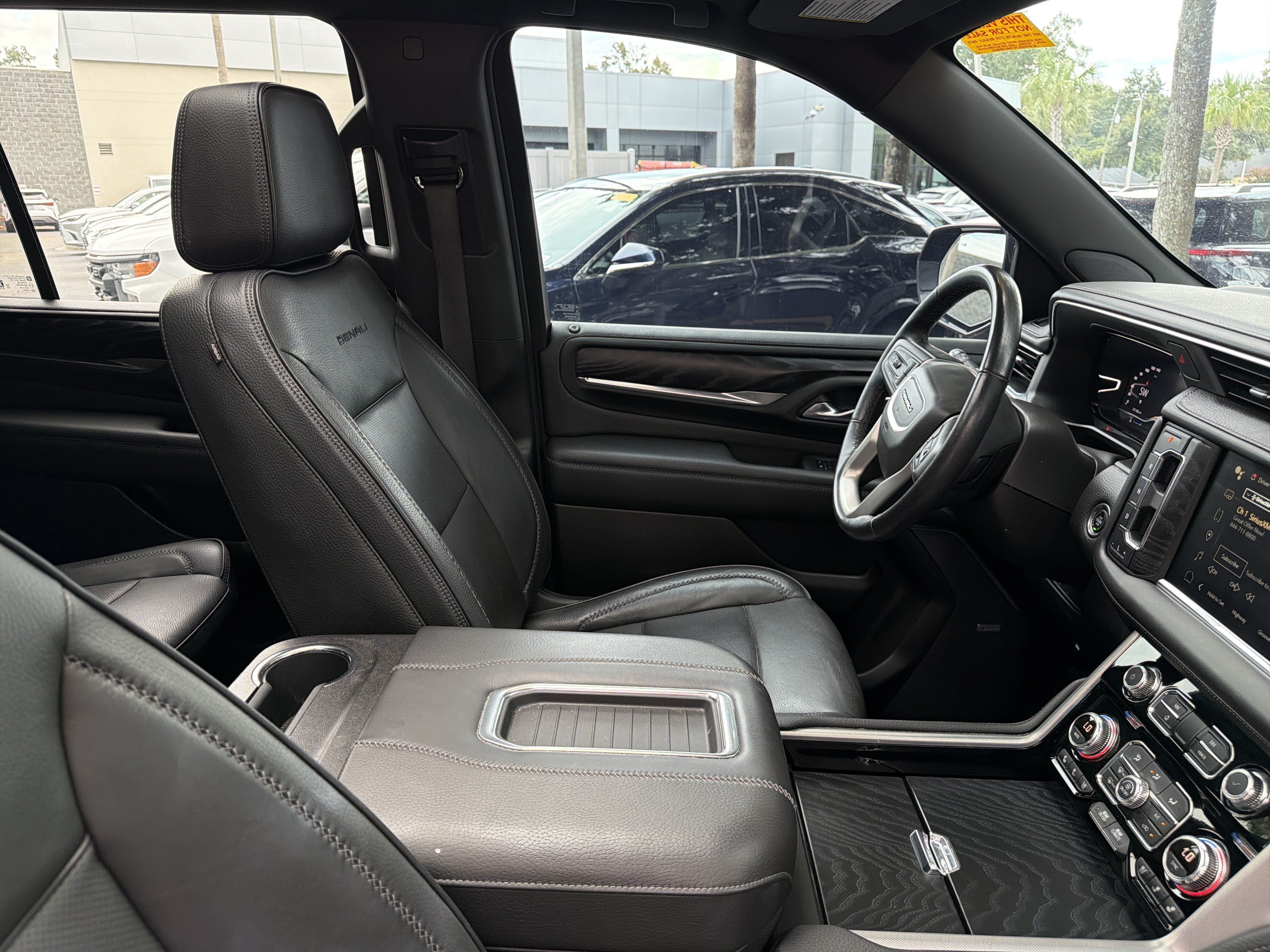Used 2022 GMC Yukon Denali RWD image 47