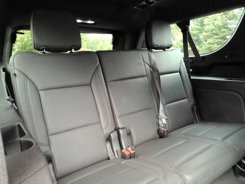 Certified 2023 Chevrolet Suburban Z71 w/ Luxury Package AWD/4WD image 23