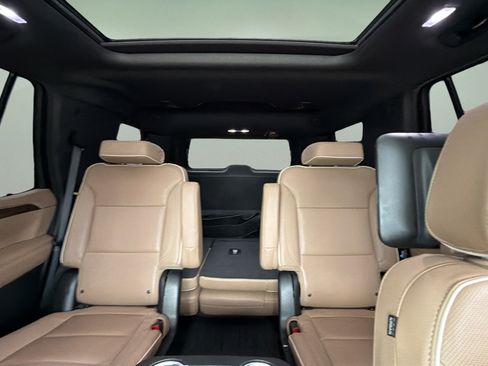 Used 2023 Chevrolet Tahoe Premier AWD/4WD image 16