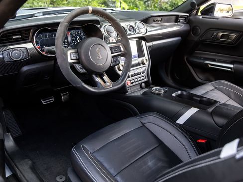 Used 2022 Ford Mustang Shelby GT500 w/ Technology Package RWD image 4