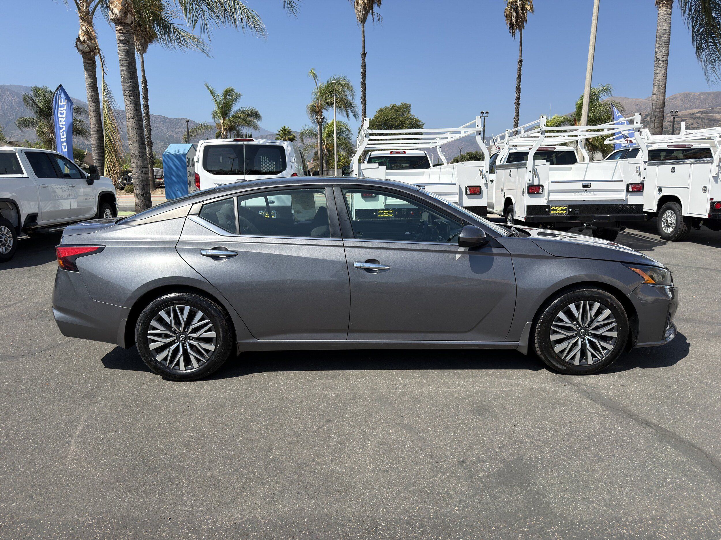 Used 2024 Nissan Altima 2.5 SV w/ SV Premium Package FWD image 9