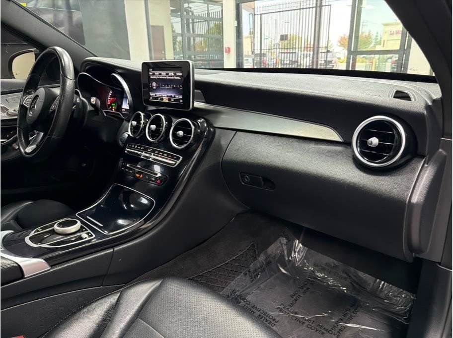 Used 2018 Mercedes-Benz C 300 Sedan image 13