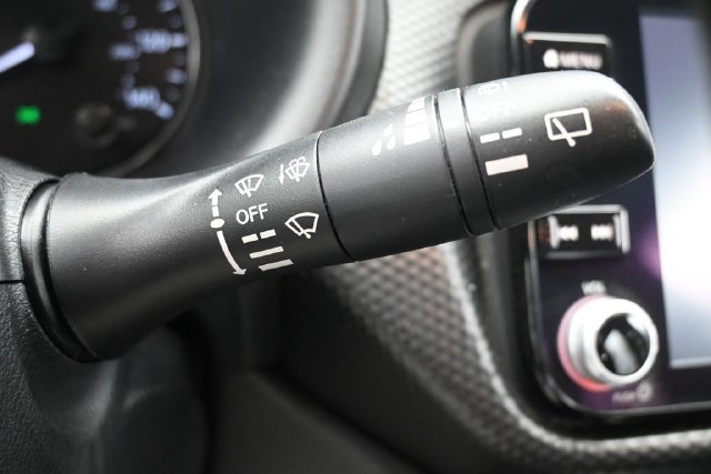 Used 2023 Nissan Kicks SV FWD image 32