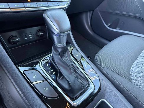 Used 2019 Hyundai Ioniq Plug-In Hybrid image 16