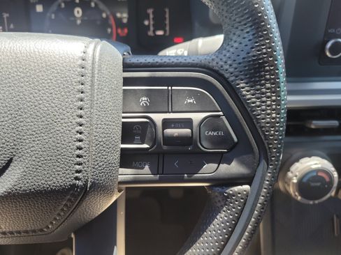Used 2024 Toyota Tacoma SR5 AWD/4WD image 30