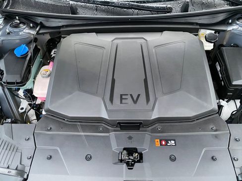 Certified 2026 Hyundai Ioniq 5 SE image 28