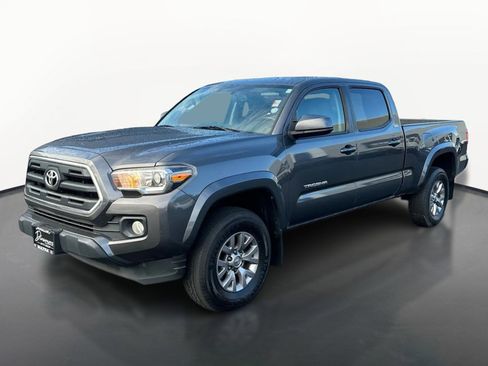 Used 2016 Toyota Tacoma SR5 AWD/4WD image 7