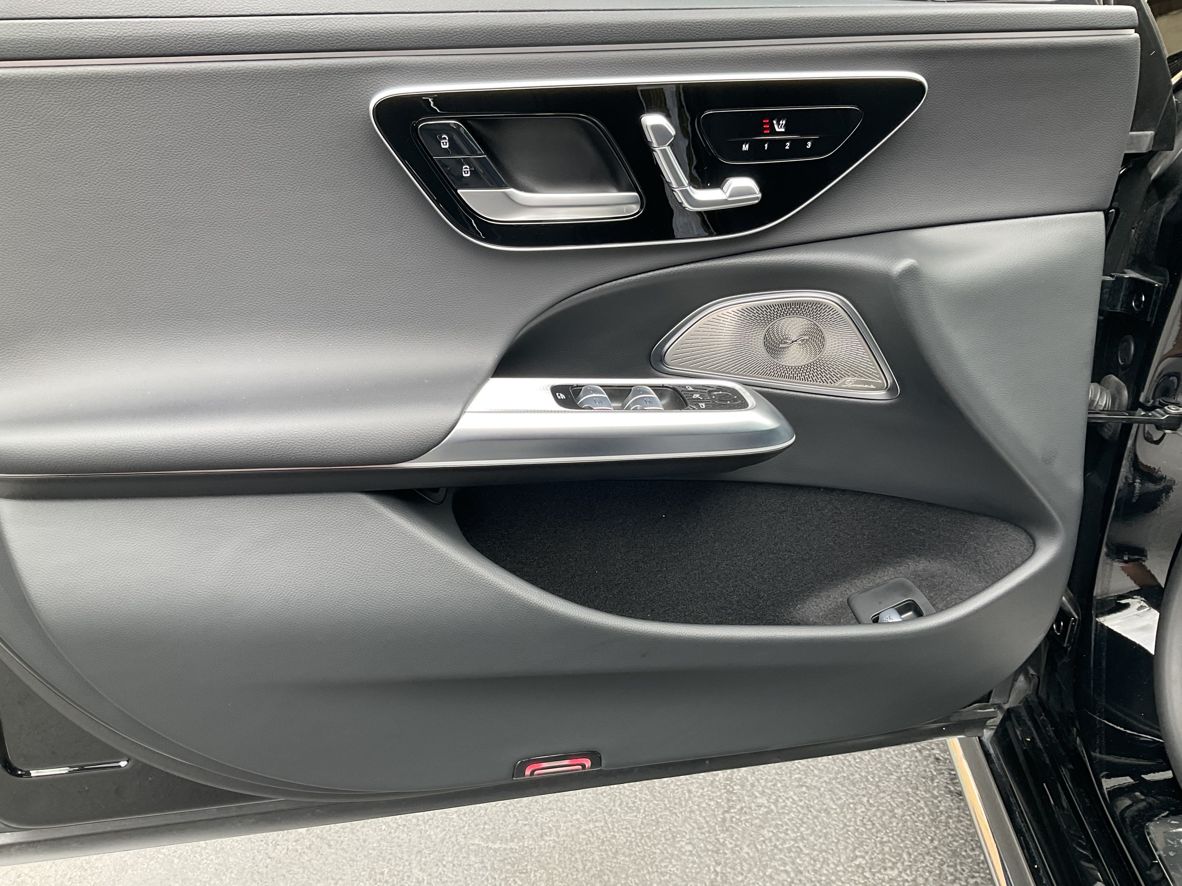 Used 2024 Mercedes-Benz E 350 4MATIC Sedan image 32