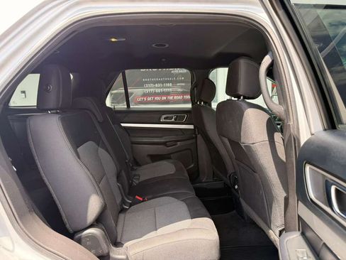Used 2016 Ford Explorer XLT AWD/4WD image 26