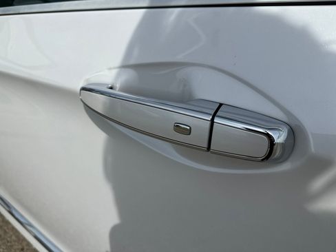 Used 2017 Chevrolet Impala Premier w/ Enhanced Convenience Package FWD image 10