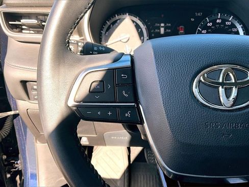 Used 2020 Toyota Highlander XLE image 10