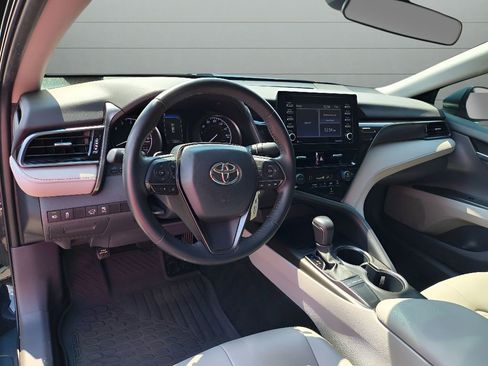 Used 2023 Toyota Camry SE image 18