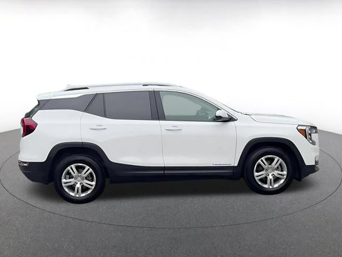 Used 2024 GMC Terrain SLT AWD/4WD image 16