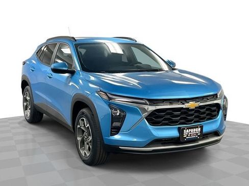 New 2026 Chevrolet Trax LT w/ Driver Confidence Package FWD image 1