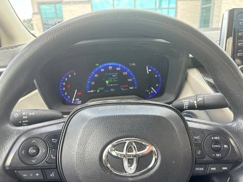 Used 2020 Toyota Corolla LE FWD image 10