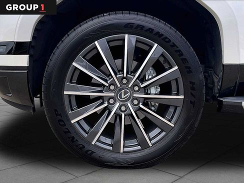 Used 2025 Lexus GX 550 w/ Accessory Package (2T) AWD/4WD image 9