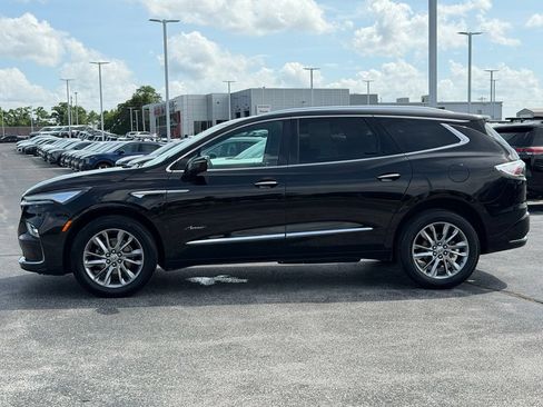 Used 2023 Buick Enclave Avenir w/ Avenir Technology Package AWD/4WD image 8