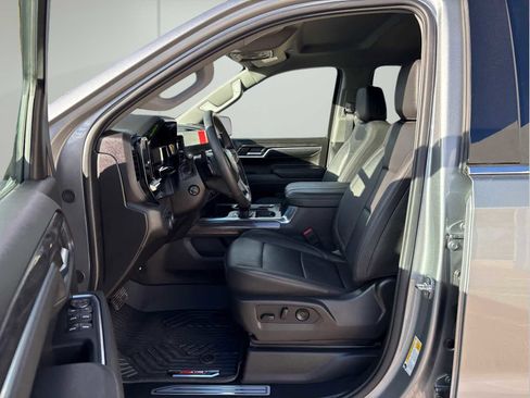 Used 2025 Chevrolet Silverado 1500 LTZ image 10