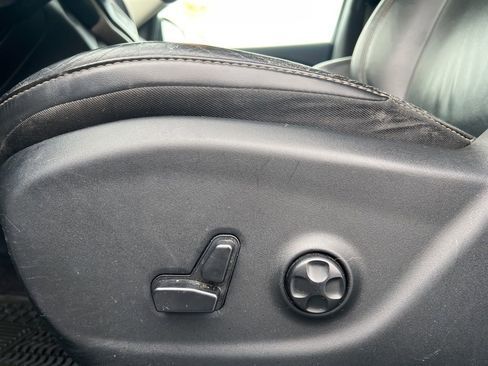 Used 2018 Jeep Cherokee Limited image 9