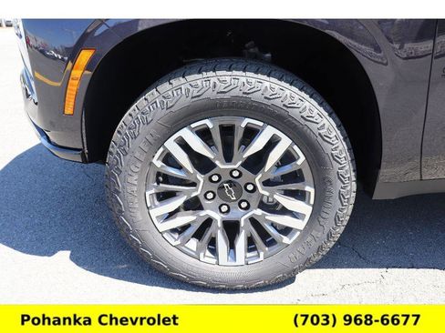 New 2026 Chevrolet Suburban Z71 w/ Comfort Package AWD/4WD image 27