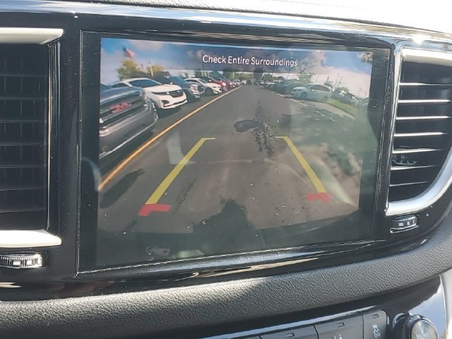 Used 2021 Chrysler Pacifica Touring-L FWD image 29