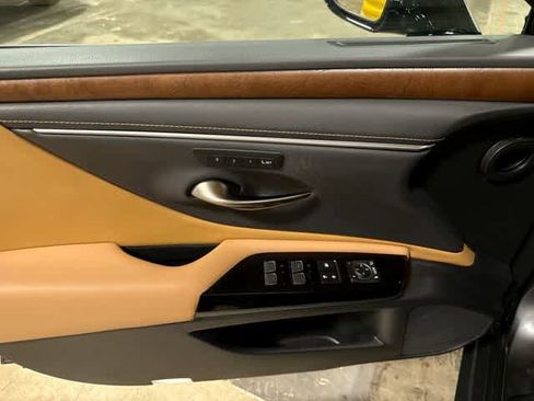 Used 2023 Lexus ES 350 w/ Premium Package FWD image 22