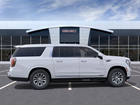 New 2026 GMC Yukon XL Denali w/ Sun & Power Step Package image 6