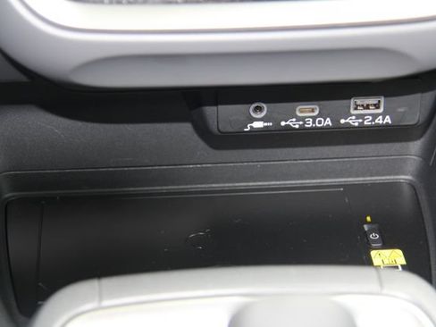 Used 2025 Subaru Crosstrek 2.5i Premium AWD/4WD image 30