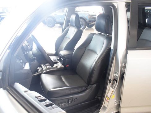 Used 2016 Toyota 4Runner SR5 Premium AWD/4WD image 34