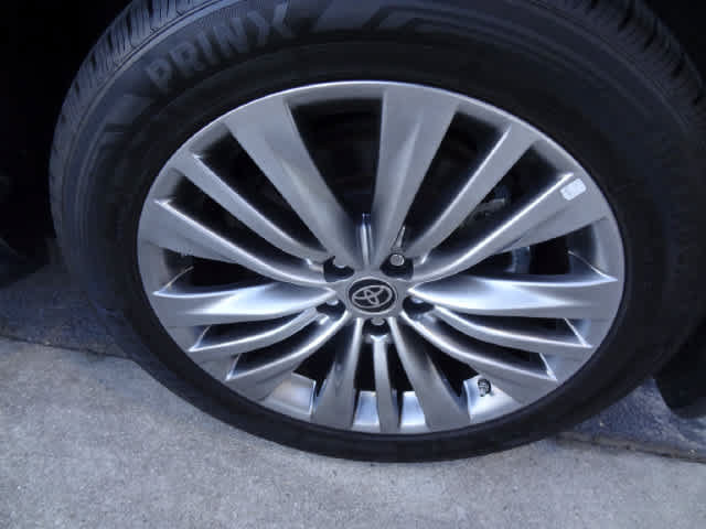Used 2023 Toyota Highlander Platinum FWD image 14