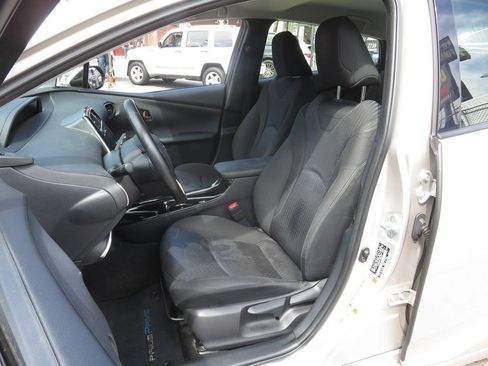 Used 2018 Toyota Prius Prime Plus w/ Carpet Mat Package FWD image 10