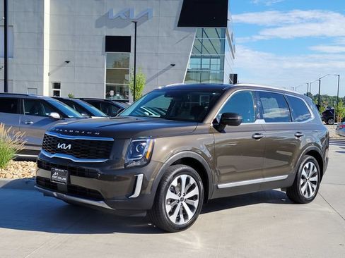 Used 2022 Kia Telluride S AWD/4WD image 1