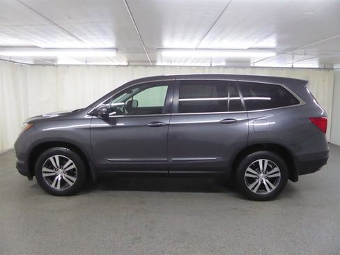 Used 2017 Honda Pilot EX-L image 4