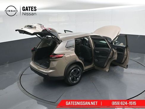 Used 2025 Nissan Rogue SV AWD/4WD image 48