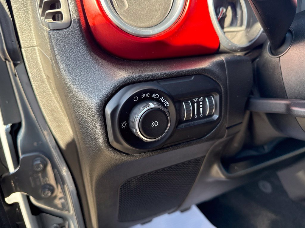 Used 2018 Jeep Wrangler Unlimited Rubicon AWD/4WD image 29