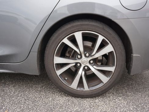 Used 2017 Nissan Maxima 3.5 SV image 6