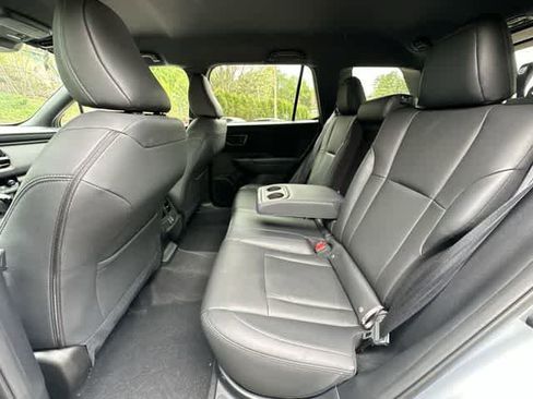 Certified 2026 Subaru Outback Premium AWD/4WD image 18