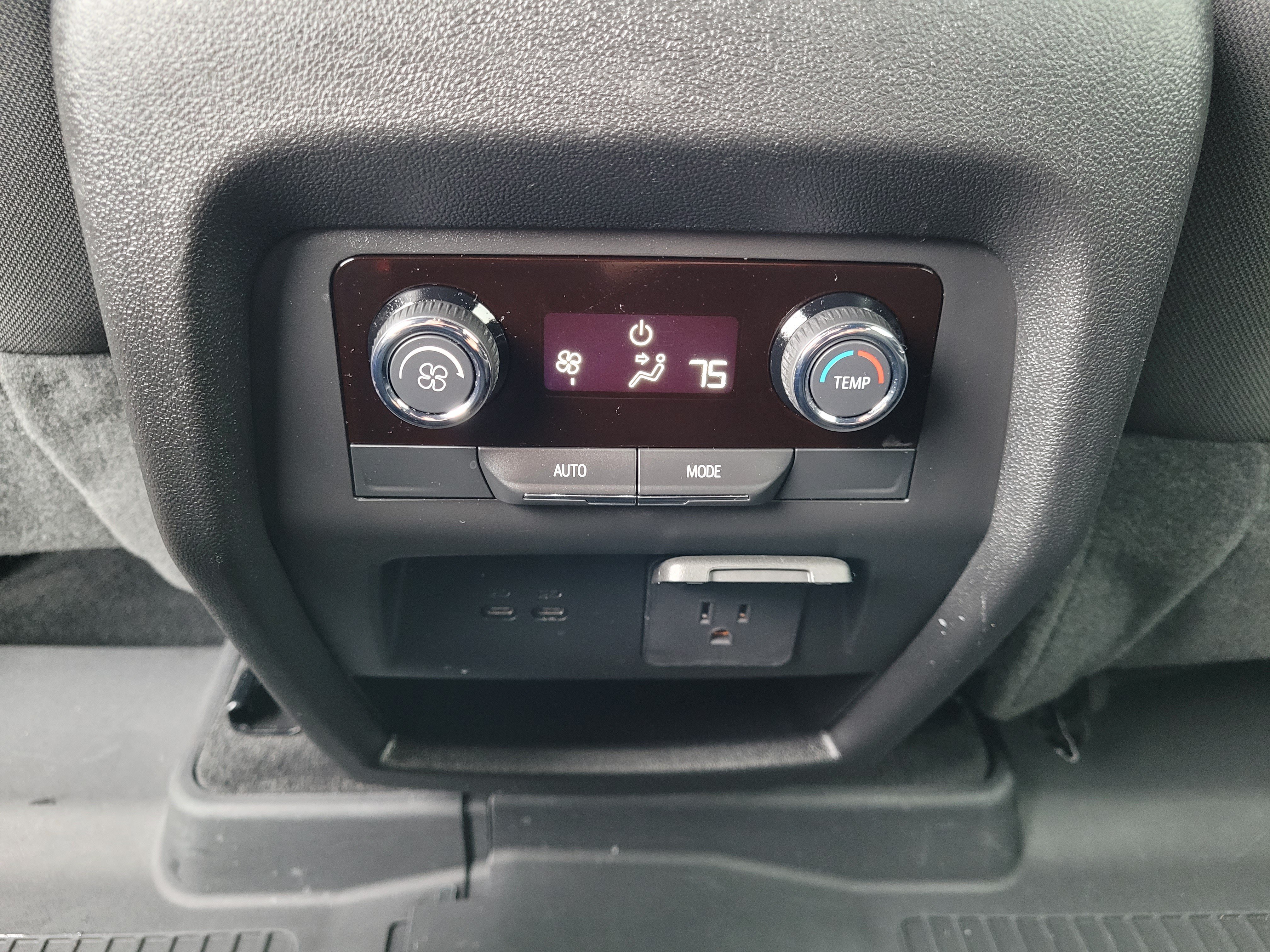 Used 2025 Chevrolet Traverse LT w/ Driver Confidence Package FWD image 16