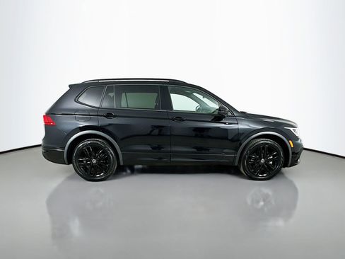 Used 2022 Volkswagen Tiguan SE R-Line AWD/4WD image 4