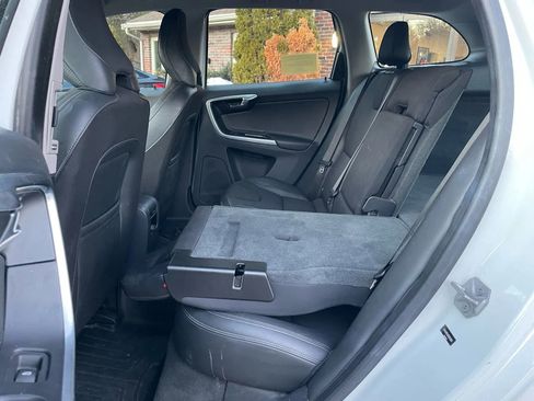 Used 2016 Volvo XC60 T5 image 42