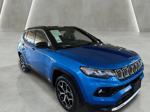 Used 2025 Jeep Compass Limited AWD/4WD image 3