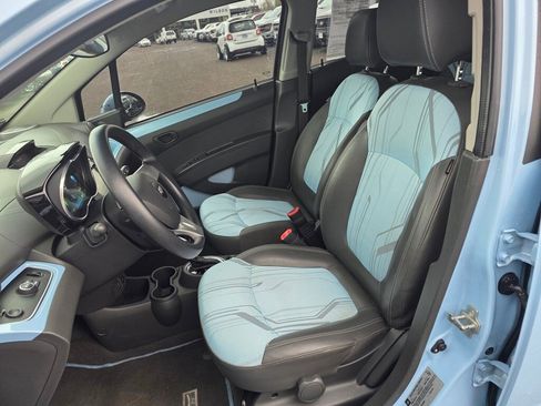 Used 2015 Chevrolet Spark LT image 4