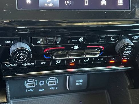 Used 2022 Jeep Grand Cherokee L Laredo w/ Luxury Tech Group I AWD/4WD image 26